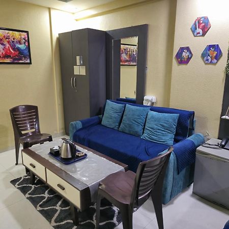 Hotel Mari Aai Residency Navi Mumbai Bagian luar foto