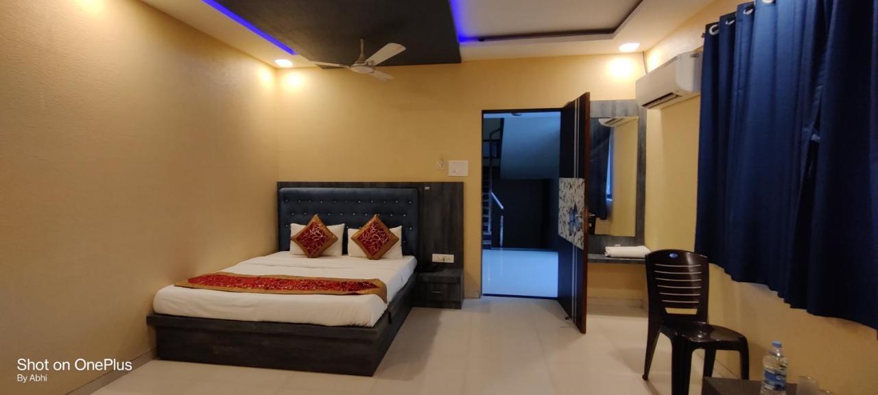 Hotel Mari Aai Residency Navi Mumbai Bagian luar foto