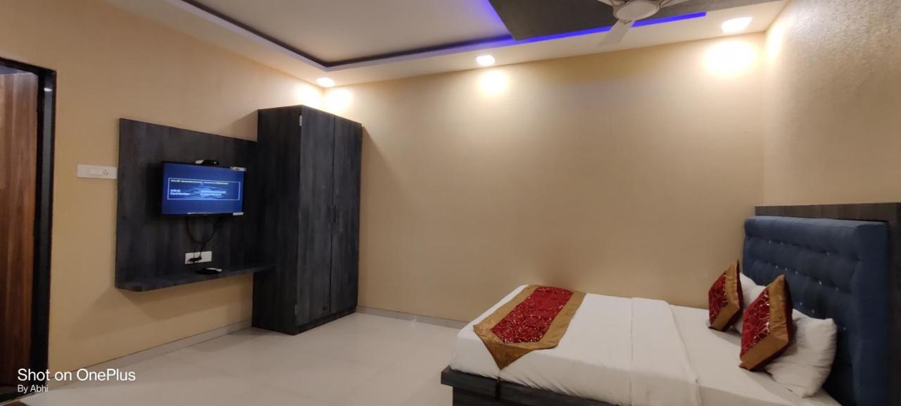 Hotel Mari Aai Residency Navi Mumbai Bagian luar foto