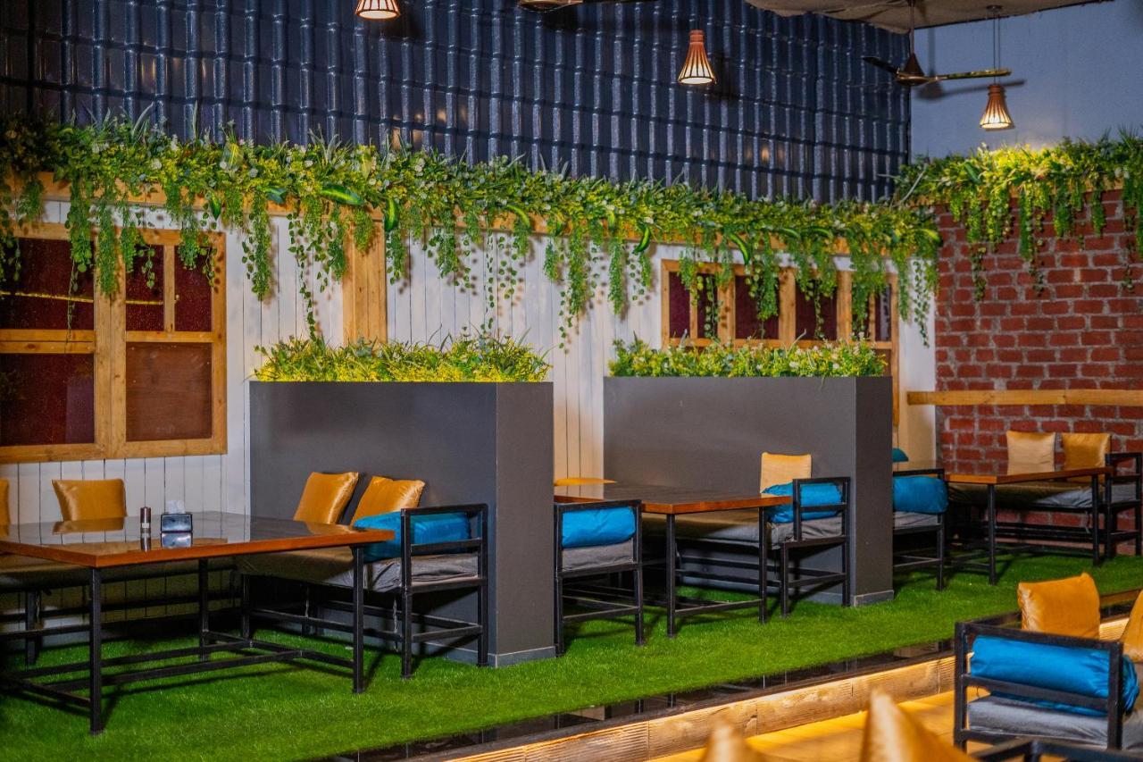 Hotel Mari Aai Residency Navi Mumbai Bagian luar foto