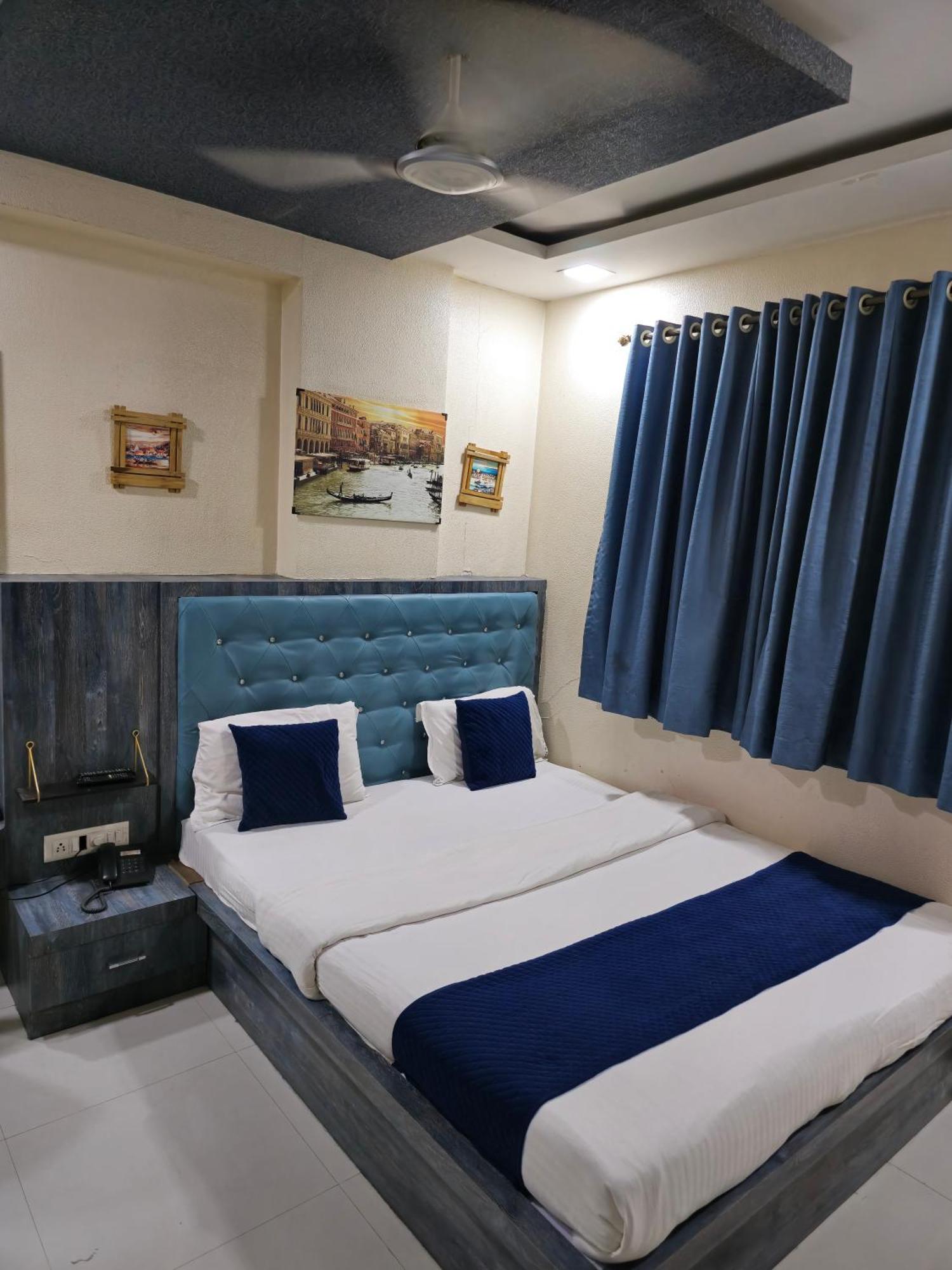 Hotel Mari Aai Residency Navi Mumbai Ruang foto