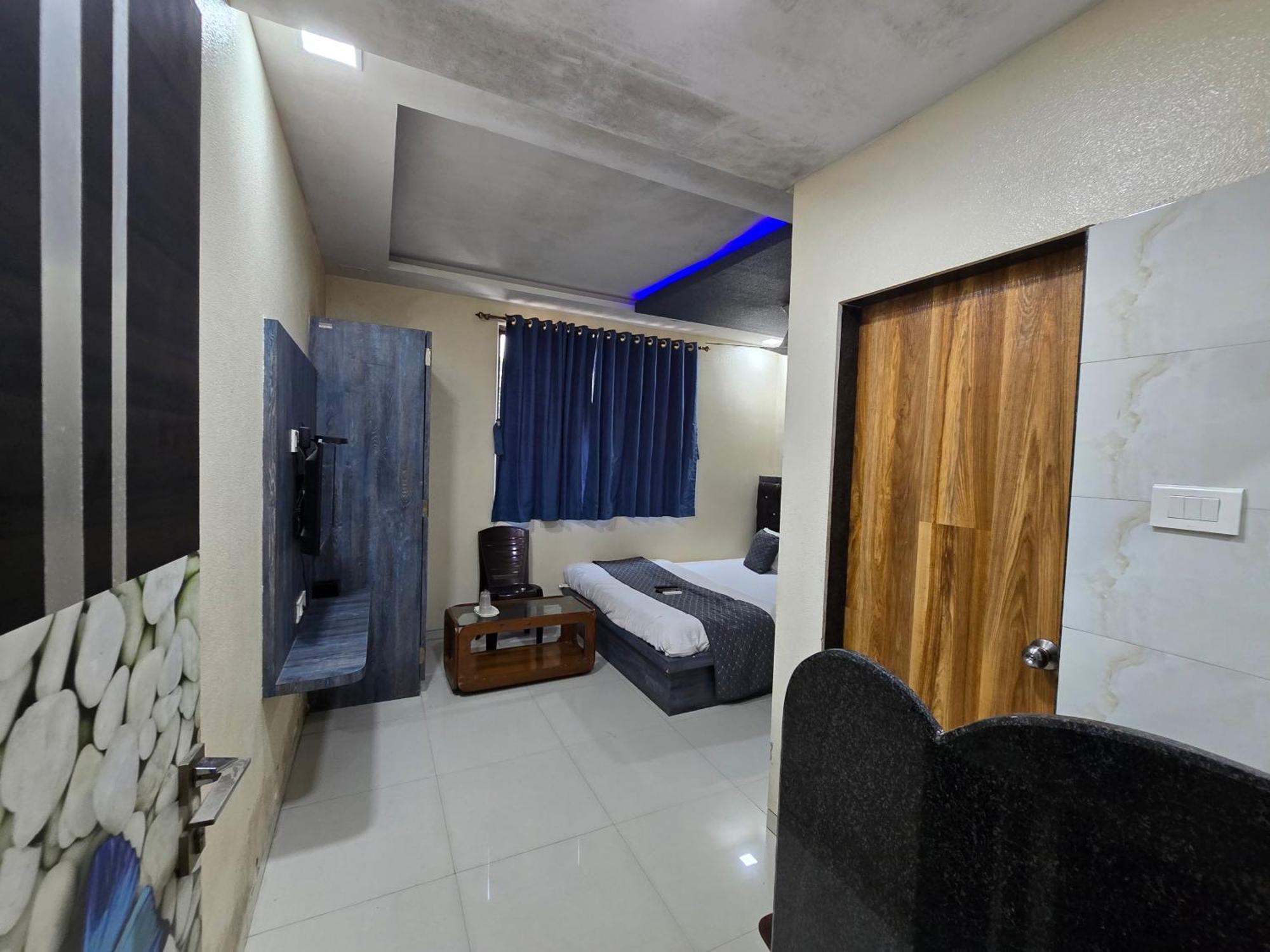Hotel Mari Aai Residency Navi Mumbai Ruang foto